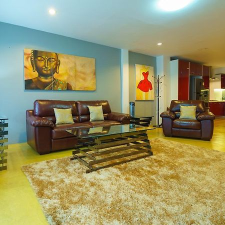 Luxury Town House In The Heart Of The Old City チエンマイ エクステリア 写真