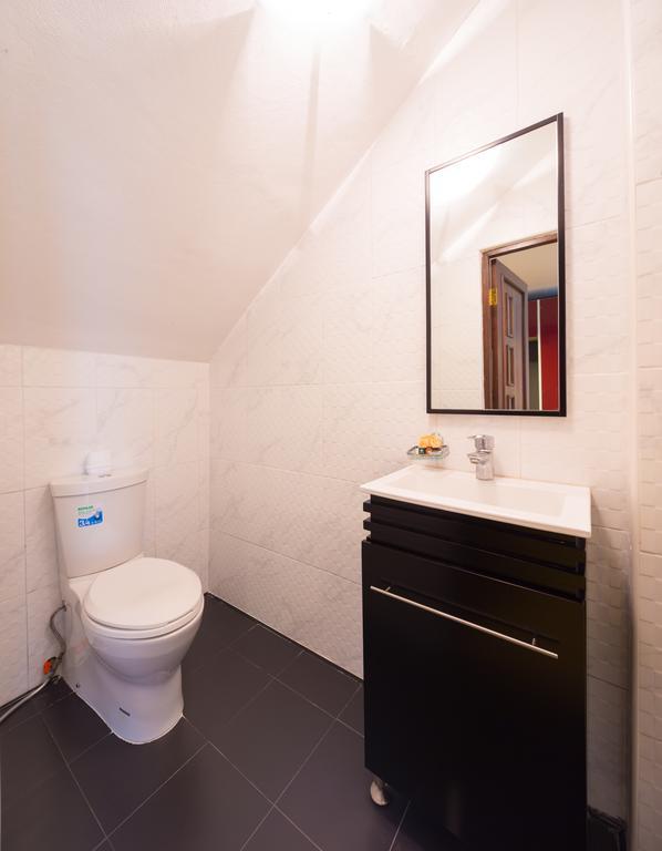 Luxury Town House In The Heart Of The Old City チエンマイ エクステリア 写真