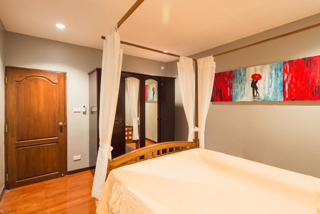 Luxury Town House In The Heart Of The Old City チエンマイ エクステリア 写真