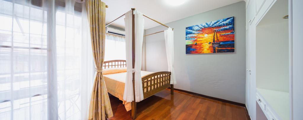 Luxury Town House In The Heart Of The Old City チエンマイ エクステリア 写真