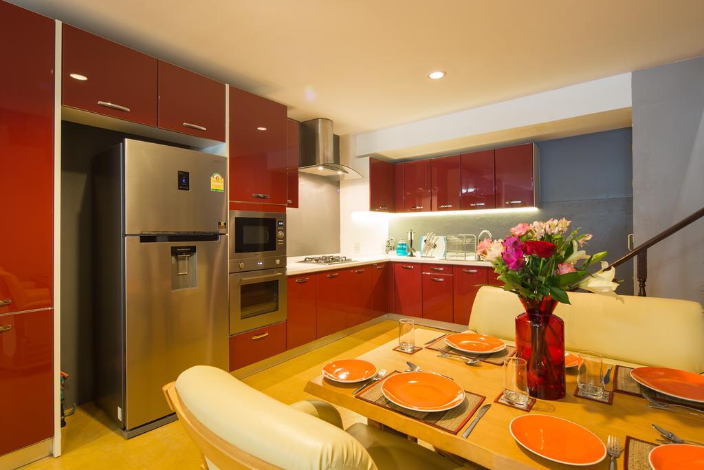 Luxury Town House In The Heart Of The Old City チエンマイ エクステリア 写真