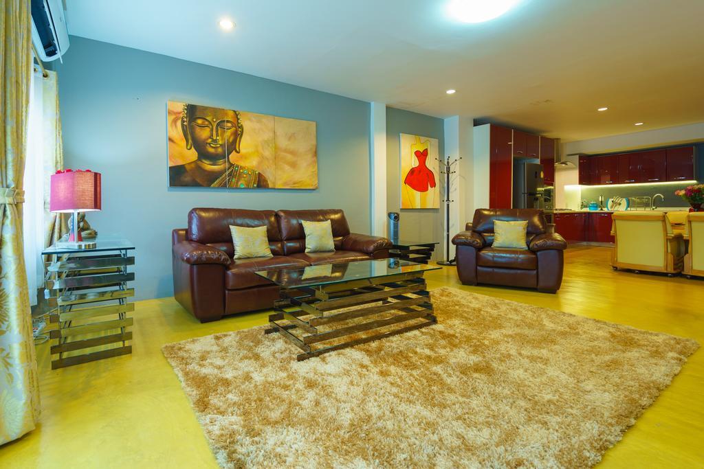 Luxury Town House In The Heart Of The Old City チエンマイ エクステリア 写真